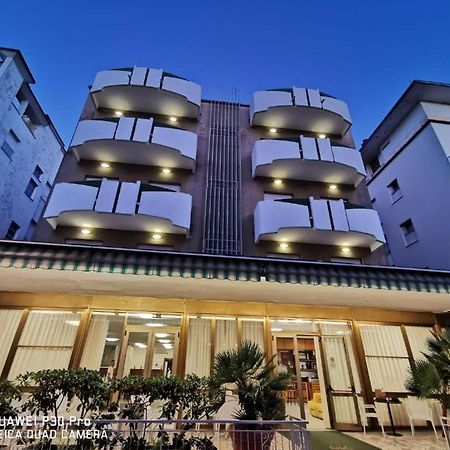 Hotel Mediterraneo Rimini Esterno foto