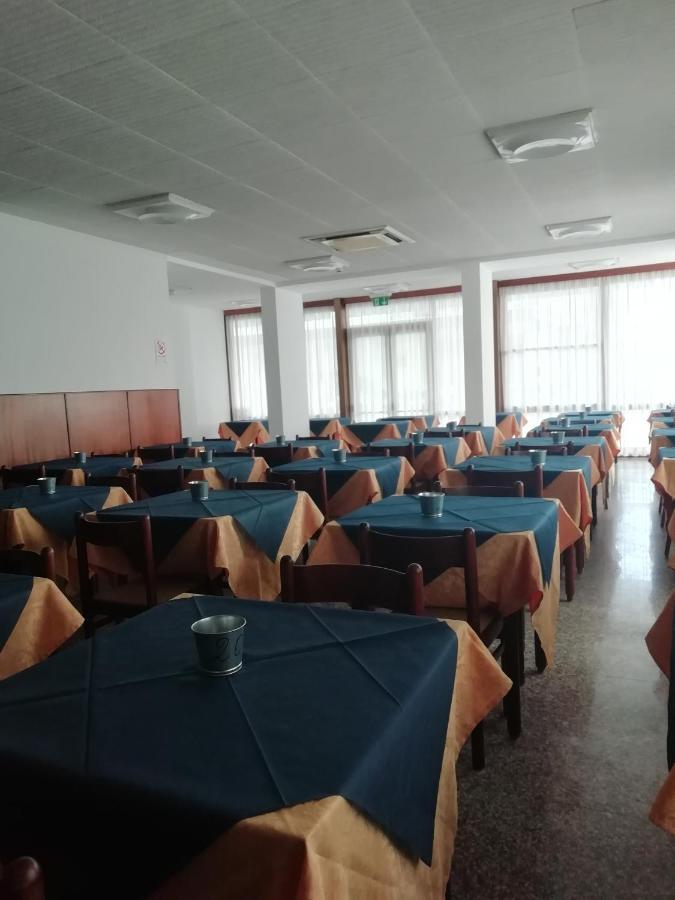 Hotel Mediterraneo Rimini Esterno foto